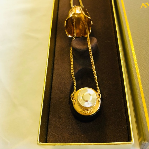 Avon Perfume Filled Eggplant Pendant Necklace Vintage Bird of Paradise Scent NWT - Picture 6 of 12